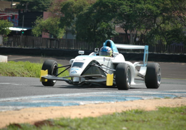 Fórmula Academy Sudamericana segue com treinos livres para novatos em Londrina